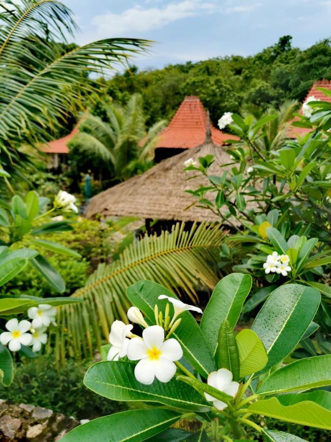 Mirabelle Joglo Village Karimunjawa Zewnętrze zdjęcie